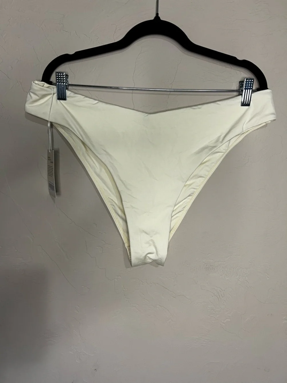 Mondays Swimwear NWT St. Lucia Ivory V Front Cheeky‎ Bikini Bottoms